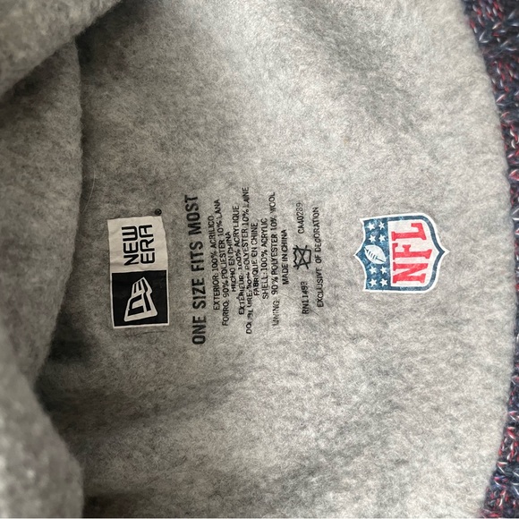 NFL New England Patriots Beanie with embroidered logos - Picture 2 of 5